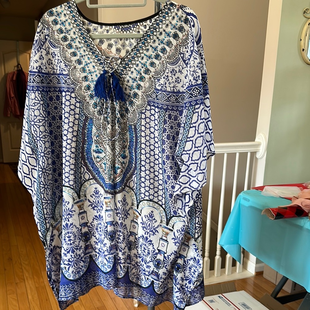 Blue and White Patterned Tunic - Picture 1 of 7